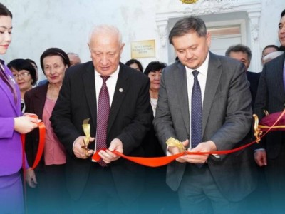 
                    В Auezov University открылась аудитория им. академика Мурата Журинова
                