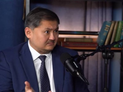 
                    КазНУ переезжает, землю всю распродали: министр Нурбек опроверг слухи
                