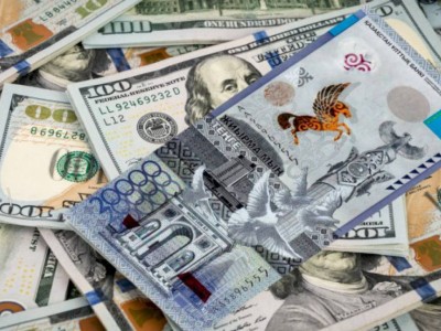
                    Как изменился за две недели курс тенге к доллару
                