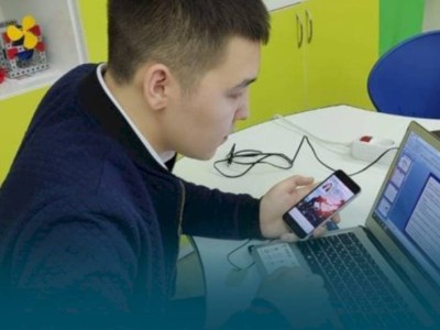 
                    Школьник из Семея разработал бесконтактную медицинскую карту
                