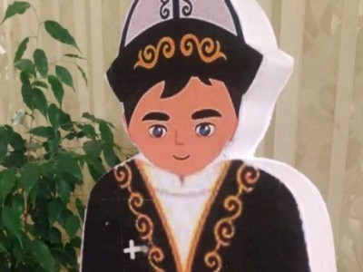 
                    Казахстанский школьник изобрел робота, разливающего кумыс
                
