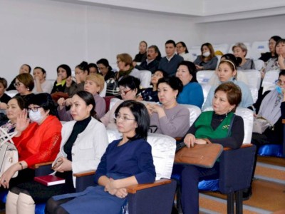 
                    Неделя Зимней школы для преподавателей открылась в КазНПУ имени Абая
                