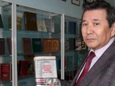 
                    Профессор Кайдар Алдажуманов в свои 80 лет продолжает вносить вклад в развитие отечественной истории
                