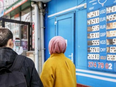 
                    Валютный рынок Казахстана испытал серьезнейший шок – глава Нацбанка
                