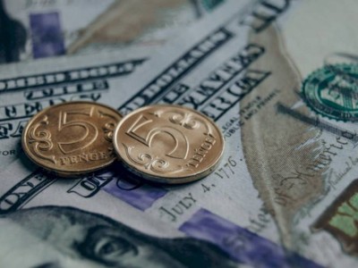 
                    Более 91 миллиона долларов потратил Нацбанк для поддержания курса тенге
                