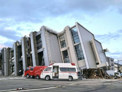 
                    24 человека погибли в результате землетрясения в Японии
                