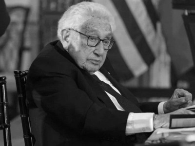 
                    Скончался экс-госсекретарь США Генри Киссинджер
                