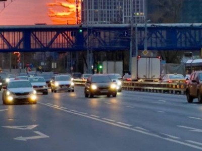 
                    В России нелегальным мигрантам могут запретить водить машину и получать права
                