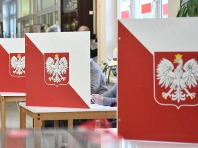 
                    В Польше начались выборы в парламент
                