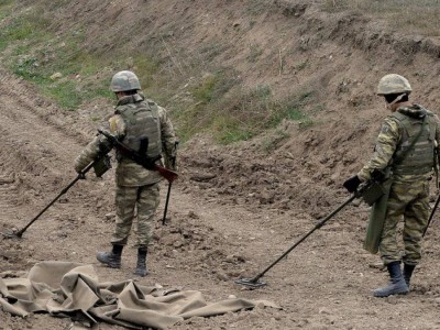 
                    В Азербайджане назвали число погибших в Карабахе военных
                