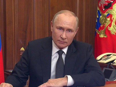 
                    Путин выступил с видеообращением из-за действий Пригожина
                