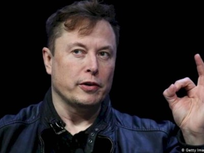 
                    Илон Маск покинет пост гендиректора Twitter
                