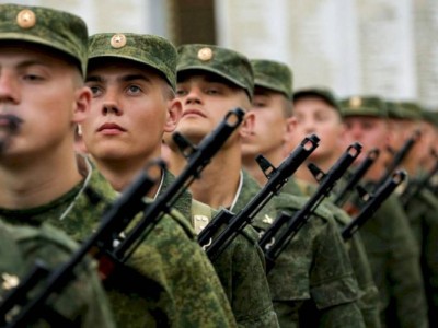 
                    В России закрывают границы для призывников
                