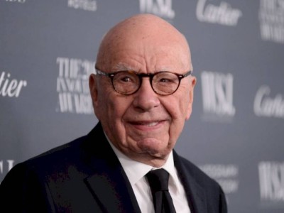 
                    92-летний медиамагнат внезапно отменил помолвку
                