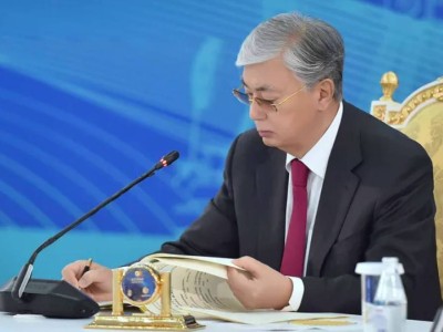 
                     Токаев ответил президенту США относительно введения пошлин 
                