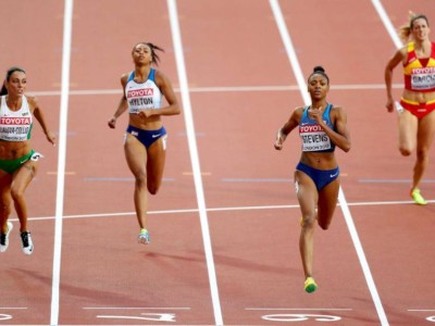 
                    Совет World Athletics запретил трансгендерам участвовать в турнирах с женщинами
                
