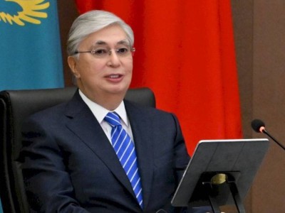 
                    Токаев поздравил Назарбаева с юбилеем
                