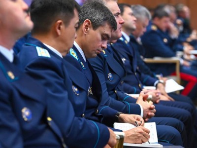 
                    Токаев предложил «год за полтора» для сельских участковых 
                