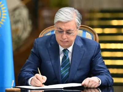 
                    Токаев выразил соболезнования премьер-министру Индии
                