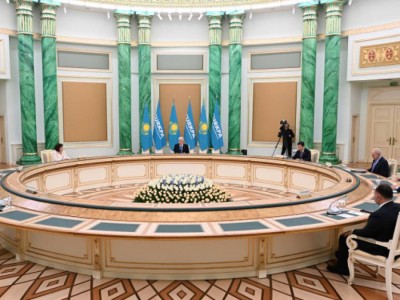 
                    Токаев провел встречу со спикерами парламентов стран – участниц ТюркПА
                