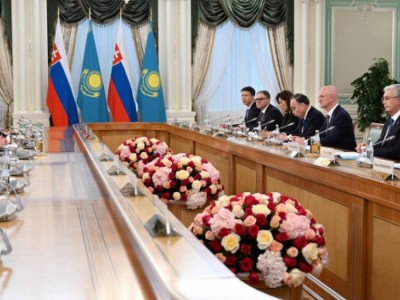 
                    Токаев провел переговоры с премьер-министром Словакии
                