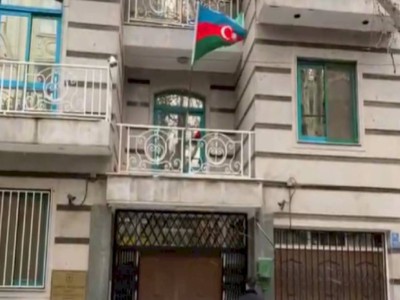 
                    Посольство Азербайджана в Иране приостановило свою работу
                