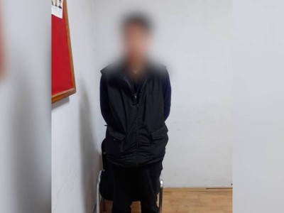
                    Астанчанка украла деньги через чужой телефон на остановке
                