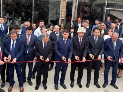 
                    Торговый павильон Казахстана открылся в Баку
                