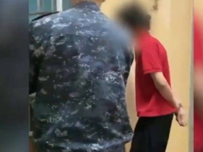 
                    Угрожал ножом, ударил охранника: грабителя минимаркета задержали в Астане
                
