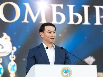 
                    Дархан Сатыбалды поздравил алматинцев и гостей города с Национальным днем домбры
                