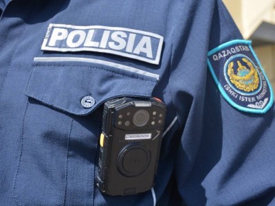 
                    Пьяные жители бревнами загородили автодорогу в ВКО
                