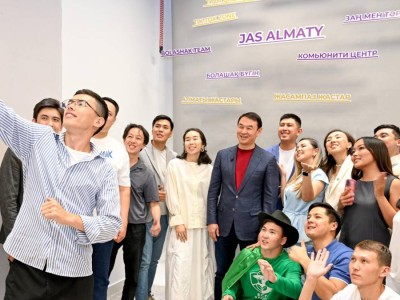 
                    Дархан Сатыбалды встретился с молодежью Алматы
                