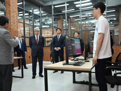 
                    Глава государства посетил Yessenov Technopark и спорткомплекс BS Arena в Актау
                