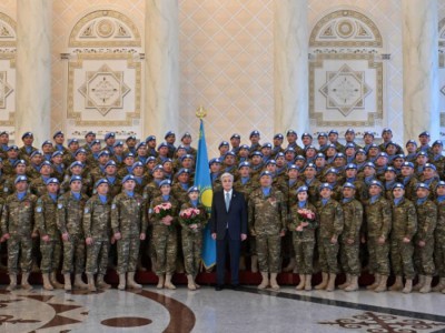 
                    Токаев провел встречу с военнослужащими Национального миротворческого контингента
                