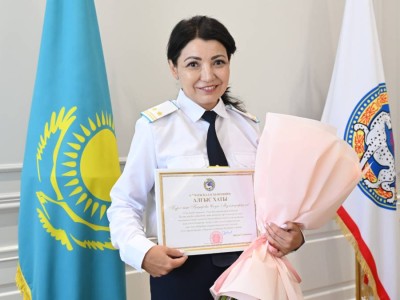 
                    Полицейский с сердцем и честью
                