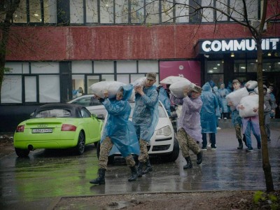 
                    Из Алматы в Атыраускую область отправлено более 30 тонн гуманитарной помощи
                