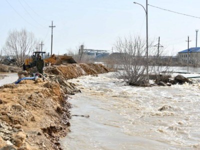 
                    Река Кылшакты затопила привокзальный район Кокшетау
                