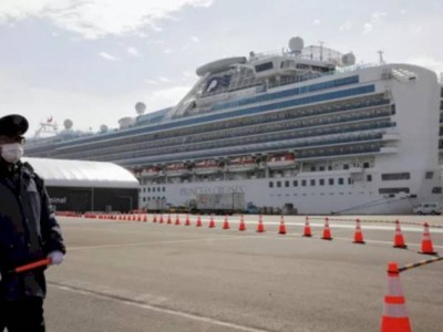 
                    Лайнер с 800 зараженными коронавирусом пассажирами на борту прибыл в Сидней
                