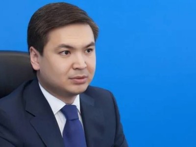 
                    Токаев назначил нового министра промышленности и строительства
                