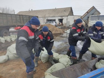 
                    На помощь костанайским спасателям пришли военные, полиция, Нацгвардия, Казавиаспас
                