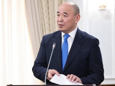 
                    Канат Шарлапаев назначен помощником Токаева
                