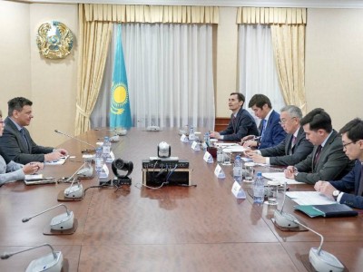 
                    Серик Жумангарин встретился с главой миссии МВФ в Казахстане Али Джавадом Аль-Эйдом
                