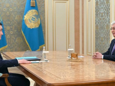 
                    Бектенов доложил Токаеву о развитии страны и деятельности Правительства 
                