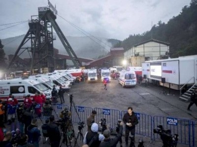 
                    В Турции после взрыва на шахте завершились поисково-спасательные работы
                