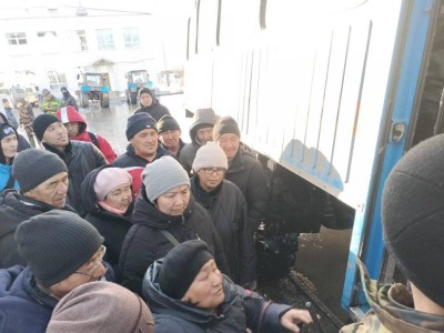 
                    Токаев поручил не допустить роста цен на значимые услуги и продукты питания в пострадавших регионах
                