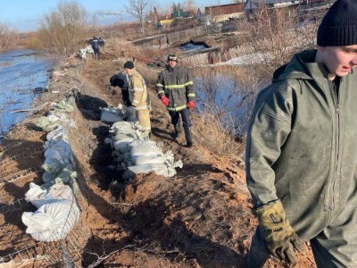 
                    Сбросы из водохранилищ: в Карагандинской области ведутся работы по защите сел и городов
                