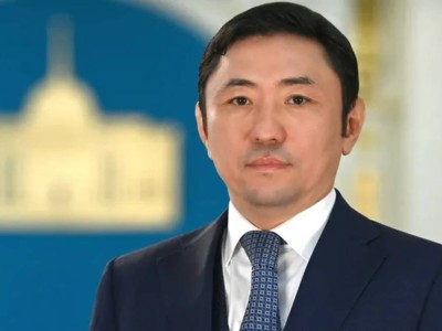 
                    Болат Акчулаков освобожден от должности советника Президента
                