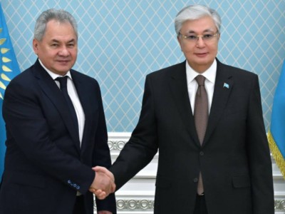 
                    О чем говорил Токаев с секретарем Совета безопасности России в Акорде  
                