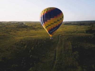 
                    Два дня провел в небе мужчина на случайно отвязавшемся воздушном шаре
                