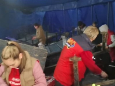 
                    Трибуна со зрителями обрушилась в цирке шапито в Петропавловске
                
